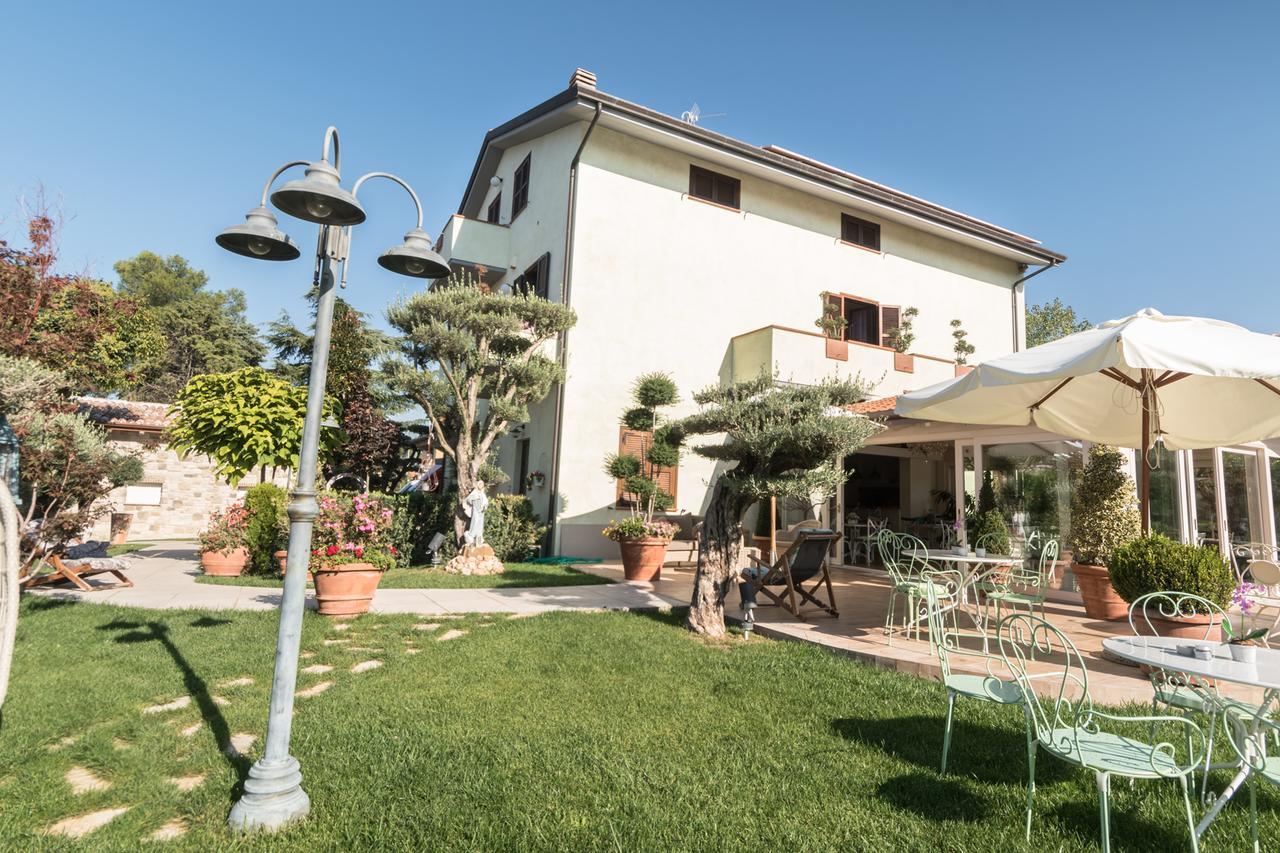 Hostal Il Giardino Degli Angeli Asís Exterior foto